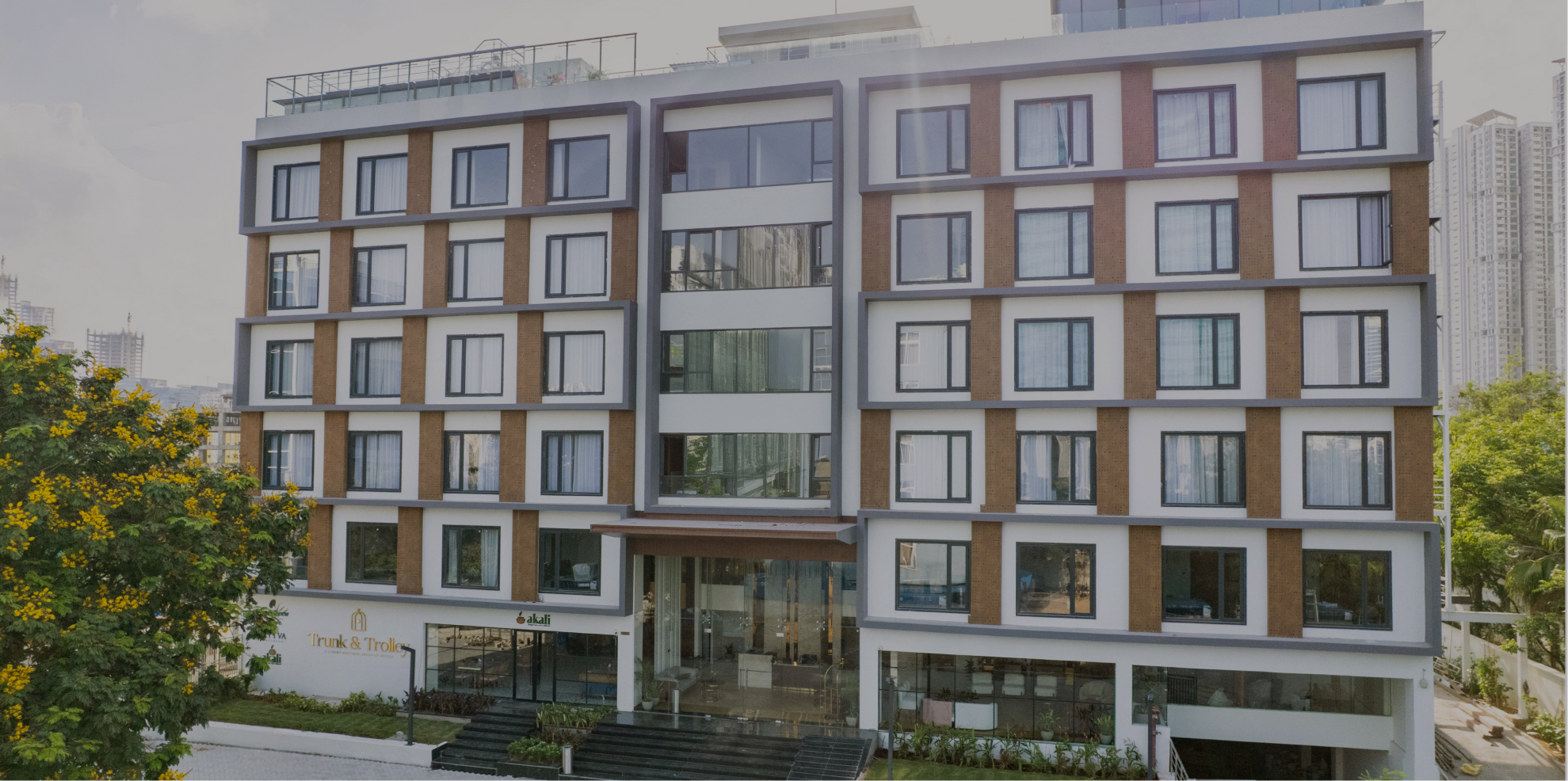 Trunk & Trolley Hotel in Nanakramguda – luxury rooms and suites