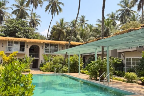 trunkandtrolley-goa-swimmingpool